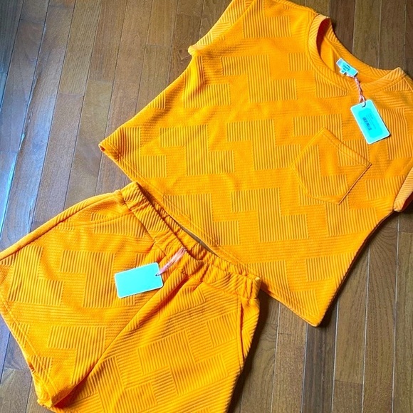 entro Pants - $76 Quilted Orange Entro Set size medium M new NWT short sweet citrus